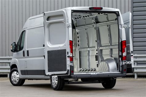 Peugeot Boxer van sizes